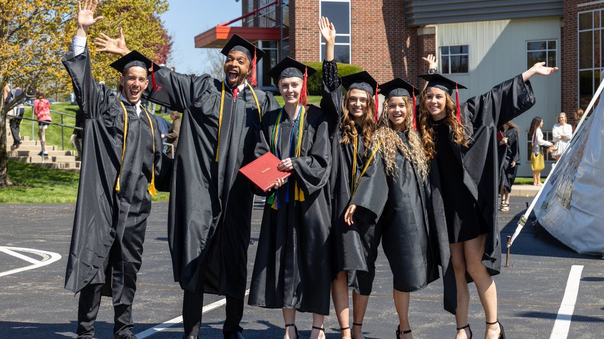 gracecollege's tweet photo. Calling all academic warriors💪
You're driven, tough, and motivated...but you're not sure of the best way to succeed academically in college. Check out our 5 tips for success in college: https://t.co/oDtaUYyBhM
#TipsForSuccess #EducationalExcellence #WaysOfGrace #AcademicLife https://t.co/rIvJOnjdX1
