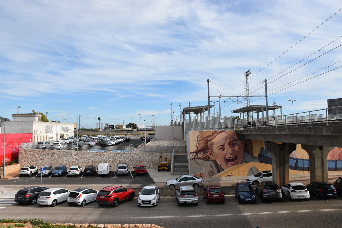 A Inca podem presumir de noves infraestructures. La nova estació Constància - Hospital d'Inca és ara un altre punt de referència important de la nostra ciutat. 🚉🏥 El tren és un bon mitjà per arribar al Dijous Bo 🚂 #NovesInfraestructures #Inca <a href="/dijousbo/">Dijous Bo 2025</a> <a href="/incaciutat/">Ajuntament d’Inca</a>