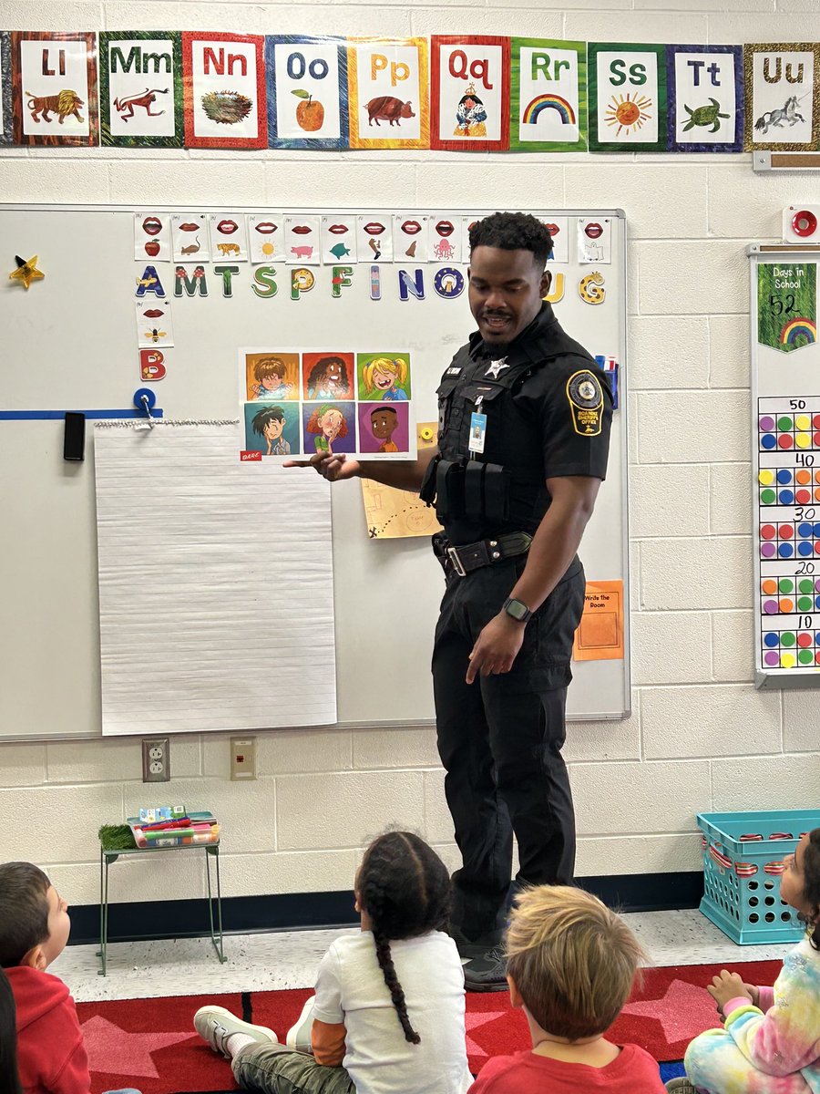 MrsColliersKs's tweet photo. Deputy Brown from the DARE program came to visit LegKs and talk about facial expressions! We loved his dance moves and learning with him! @LCPSLegacy https://t.co/CKWaSL2qYz