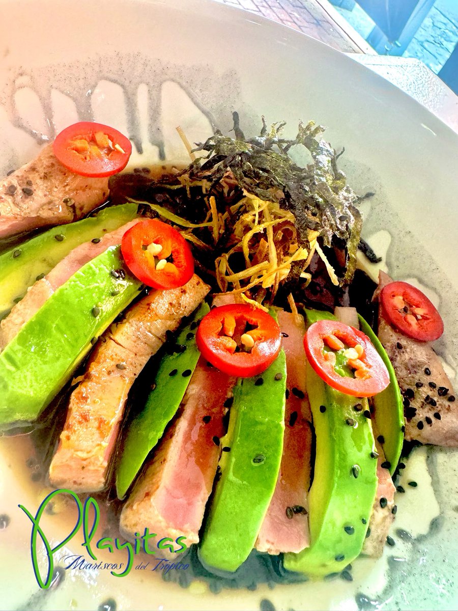 playitas_mx's tweet photo. “Tiradito de atún”
Comparte con el ceviche la «cocción» en jugo de limón difiere de éste en la forma de cortar el pescado y la ausencia de cebolla.
-Es lo MESMO pero no es igual-
#tiradito #atun #tiraditodeatun #marisco #mariscoscdmx #mariscofresco #pescado #restaura https://t.co/D4IJlPvKxY