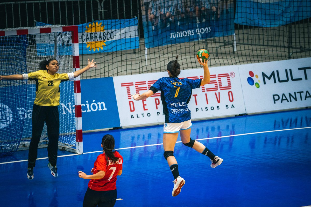 #Handball ¡Argentina es semifinalista del Centro-Sur Junior de Buenos Aires! 

La Garrita venció a Costa Rica 🇨🇷 por 42-7 en la segunda fecha del Grupo A. Esta tarde disputará la tercera jornada, desde las 17, ante Uruguay 🇺🇾. 

📷 <a href="/CAHandball/">Sel. Argentina Handball 🇦🇷</a>
