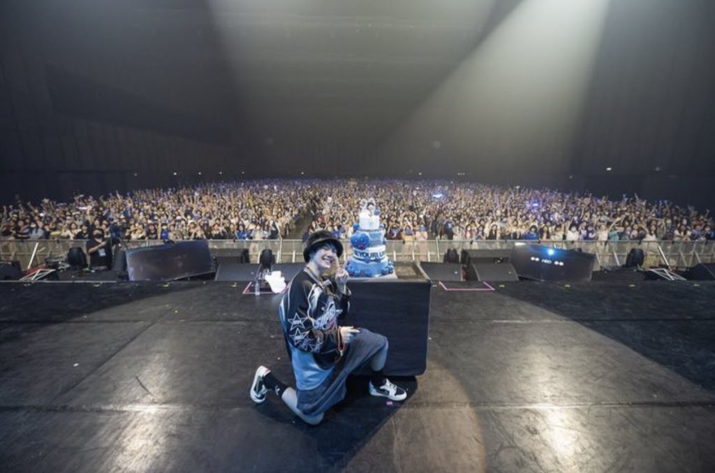 ถ้านับจุดเริ่มต้นจริงๆ คงเป็นบ่าวพีท…และยังคงเป็นตัวละครที่เรารักมากที่สุดคนนึงเสมอ

ส่วนคุณจินเจี้ยนเฉิง…คือศิลปินคนที่2ในชีวิต ที่ทำให้สายหน้าจออย่างฉัน ยอมออกจากถ้ำได้ เจอล่าสุดที่คอนreborn

ถ้ามีคอนไทย อตฟชาวไทยคนนี้ รอจะไปหาอีกครั้งนะ😂💙

HOW I MET BUILD
#MeetingBiuIn2023