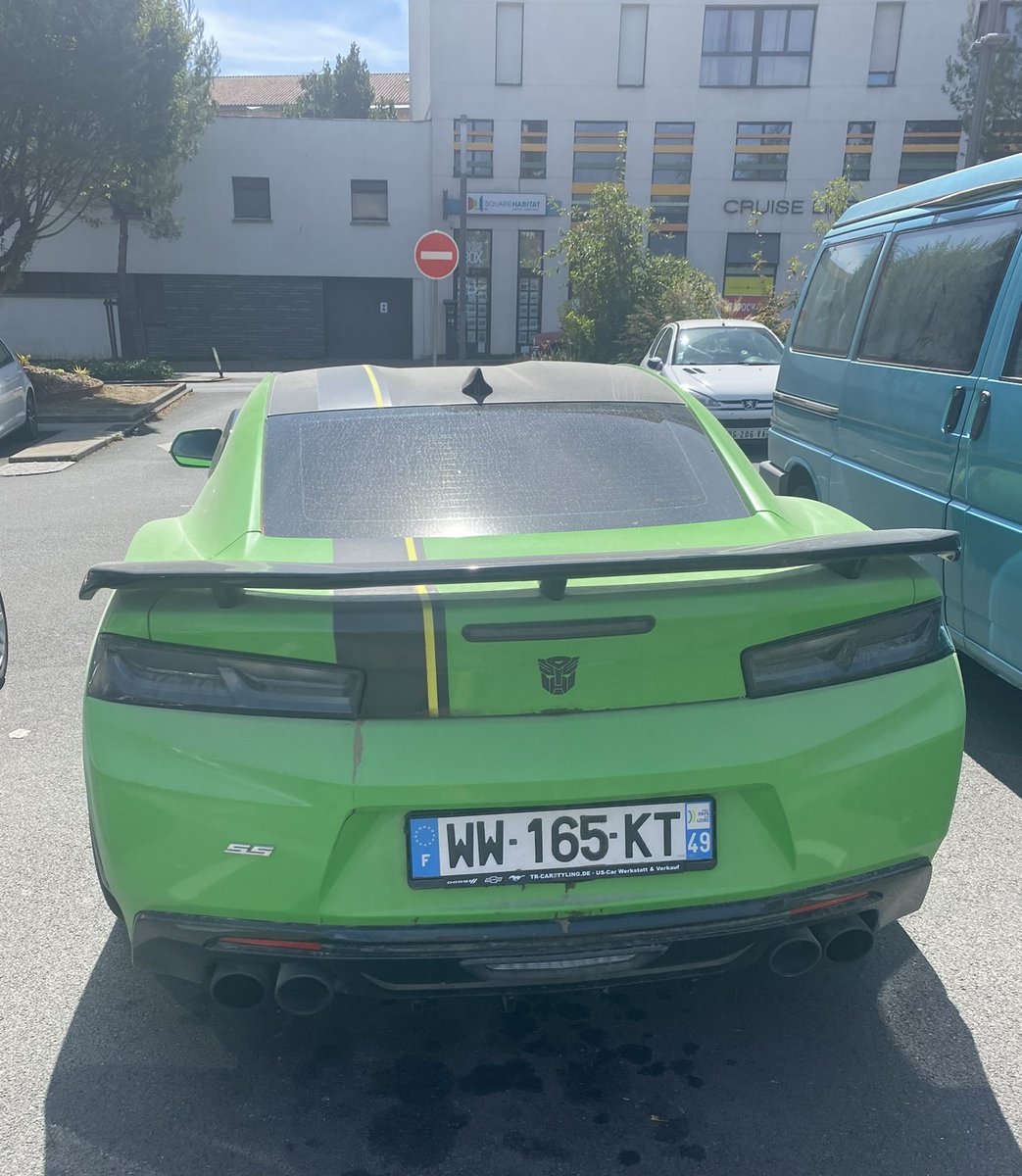 carpapped's tweet photo. French-spotted @chevrolet #camaross #camaro @chevroletperformance - paintwork not great on that rear is it?
#musclecar #american #americancar #greencar
#carpapped #carspotting #carspotter #carsoftwitter https://t.co/0PryTGcSIE