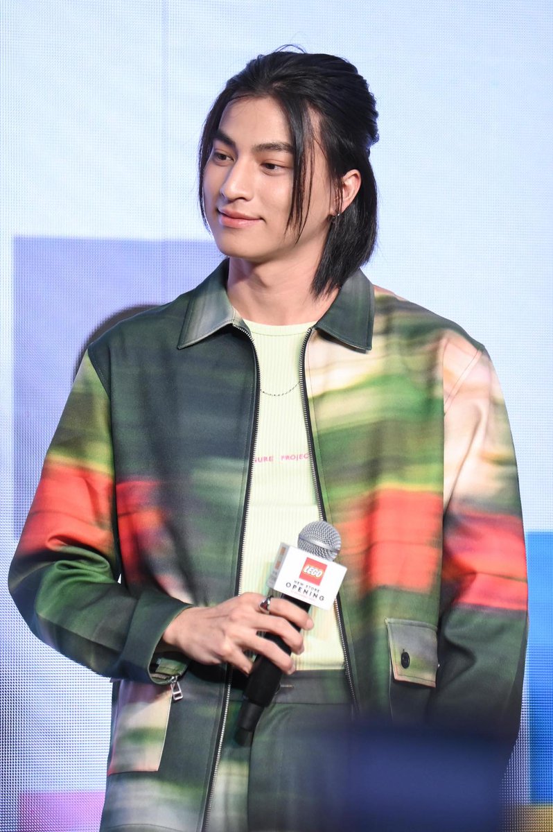 ขอบคุณผู้ใหญ่ LEGO และทีมงานครับ ที่ให้ผมได้มาร่วมเปิด LEGO Certified Store แห่งที่ 5 ในประเทศไทย ที่เซ็นทรัลเวิล์ดในวันนี้ครับ ขอบคุณทุกๆคนทั้งหน้าจอและหน้างานด้วยนะครับ กลับบ้านดีๆ ไว้เจอกันค้าบบ 🥰 #LEGOShopCentralworld