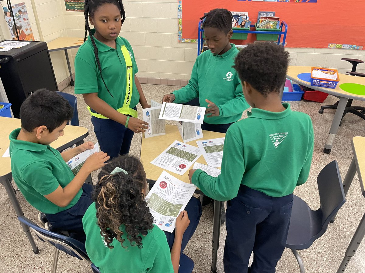 eringhurley's tweet photo. Amazing @ACEatHermitage and @ACE_Center_HS career ambassadors shared information and provided hands on experiences to @ADA_HSES 5th graders! #careerexploration @Aliciaforvarina @MacBeaton2 @beverlycocke1 https://t.co/wBfqGCRxDZ