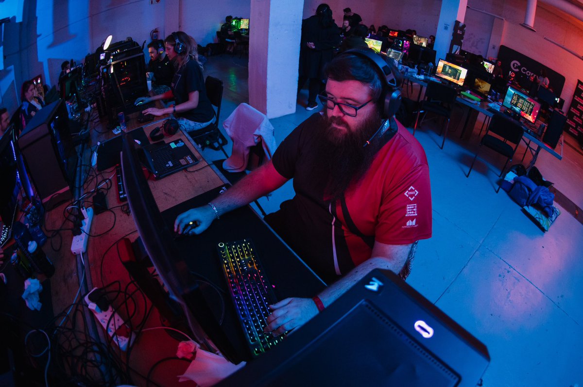 ENTER LAN tweet media