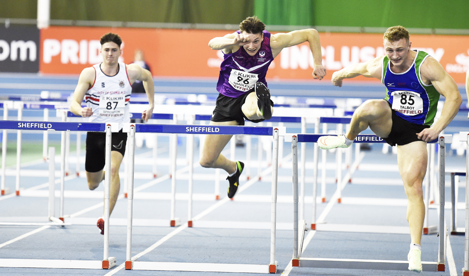 Who is ready for the indoor season? 🤩 We are pleased to share that entries are open for the England Senior and U20 Combined Event Indoor Championships! 📍 EIS - Sheffield 📅 6 - 7 January 2024 📋 Enter ➡ bit.ly/SenCEIn24Entry 🚨 Closing Date 15 December