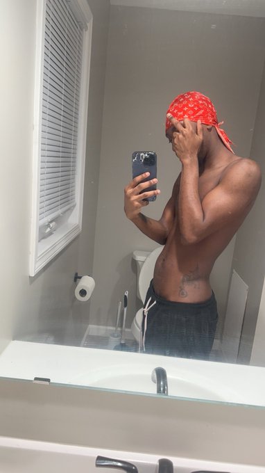 Y&rsquo;all miss me? https://t.co/YIGOr1AVSL<a href="/tag/goodmorning"class="tags"><span>#goodmorning</span></a>