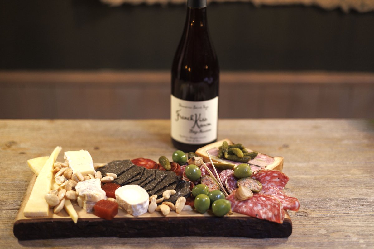 The last of our #Beaujolais Nouveau
has come rolling into the bar and we've already popped the first bottle (you know, just to check it's ok). 

Pop in, grab a glass, hold on to it for the night and taste 7 different Nouveau.