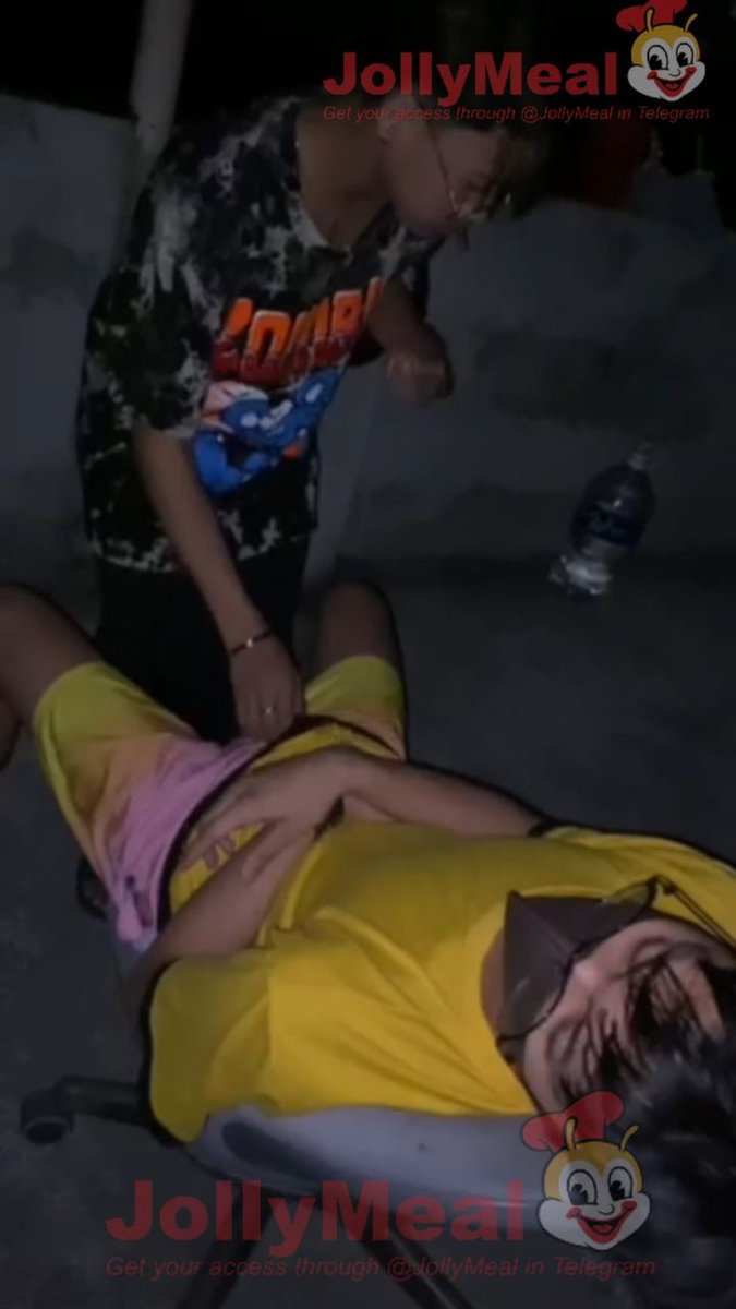 SolidEarth2's tweet photo. Kuya: Ugggh (Umuungol) lasing
Accla: Pinagpiyestahan ng bading. Ang sarap! Umuungol siya ohhhh!

PINULUTAN 🤤 PINAGPIYESTAHAN 😱 PAGKATAPOS NILANG LASINGIN!🔞 w/ FACE REVEAL PA SI KUYA -- POGI KAYA NILAPASTANGAN!!! 🌭

JOIN TEASER ⬇️
https://t.co/uYsTYJyVrV https://t.co/wtHGEm6ioy