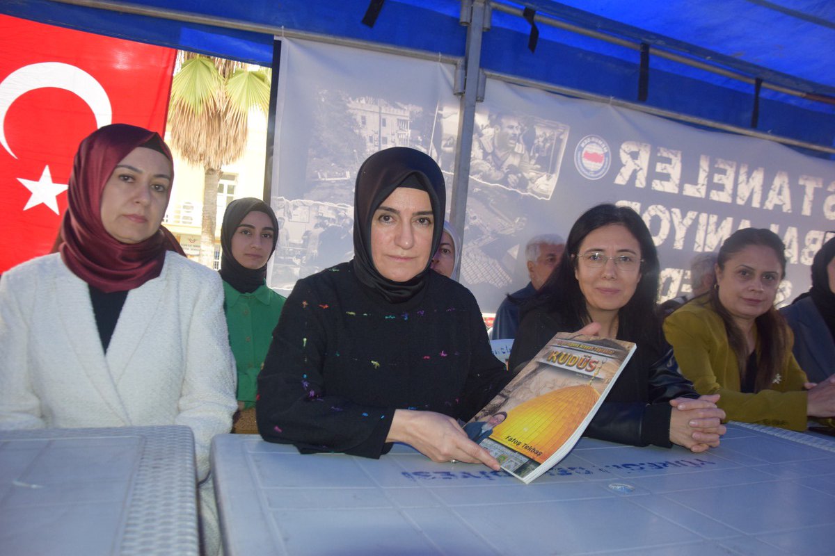 Sdka_Aydin's tweet photo. Adana İl Temsilcimiz Bekir Nennioğlu ve @memursenadana01 teşkilatımızla  “Filistin Halkı ile Dayanışma Çadırını” ziyaret edip  basın açıklaması gerçekleştirdik.

Memur-Sen olarak 41 gündür devam eden Siyonist İsrail’in Filistin İşgali ve Soykırımına karşı bir kez daha “Dur” dedik.

Filistin kardeşlerimizin onur ve yaşam mücadelesine desteğimiz sonuna kadar devam edecek..

Yaşasın Özgür Filistin!..

#Gazze 
#GazzeBebeklerYaşasın 

@bekir_nennioglu 
@memursenadana01
@kamal_sengul
