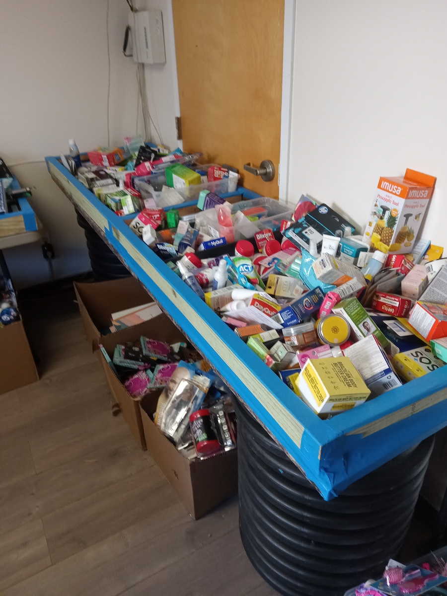 NJShowroomSale's tweet photo. Showroom Sale - all items under $10.00. 1121 Edgewater Avenue Unit 18 Ridgefield, NJ. Toys, household items. All new and sealed. Visit https://t.co/04Gd00Fbdu for details. #emerson #mahwah #ramsey #waldwick #ridgewoodnj #hohokus #glenrock 
#townshipofwashingtonnj #passaiccounty https://t.co/wunTBILNvW