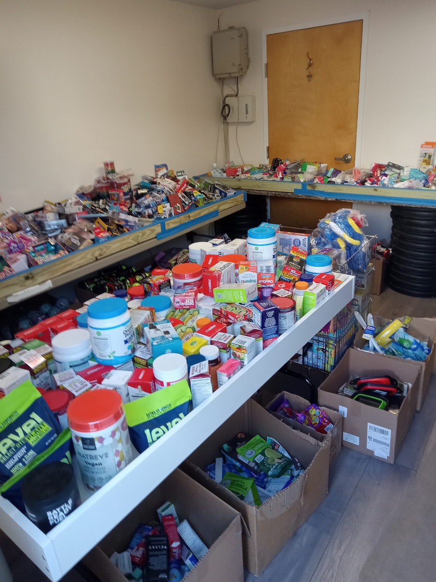 NJShowroomSale's tweet photo. Showroom Sale - all items under $10.00. 1121 Edgewater Avenue Unit 18 Ridgefield, NJ. Toys, household items. All new and sealed. Visit https://t.co/04Gd00Fbdu for details. #christmasshopping #holidayshopping #blackfridaysale #tendollargifts #funco #disney #marvel #connect4 #games https://t.co/UvSdHkCvQV