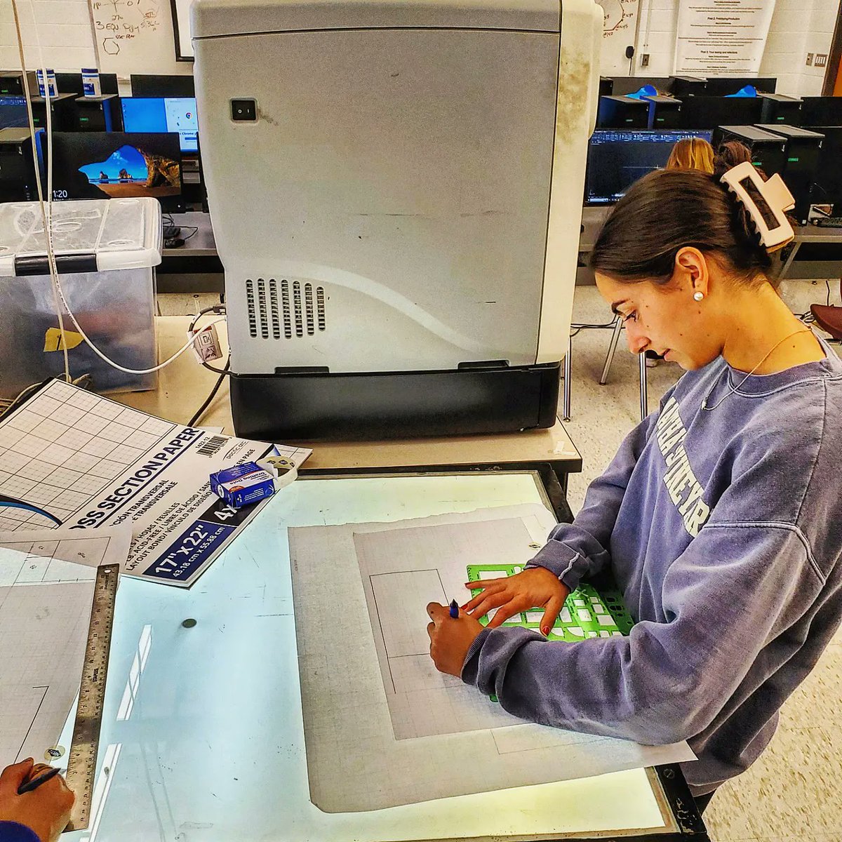 MSD_iSTEM's tweet photo. @MSD_iSTEM #architecture students work on model kitchen designs. Working with @acementor professionals and faculty experts allow students the opportunity to immerse themselves in authentic learning experiences.
#architecture #architecturaldesign #ACEmentors #engineeringdesign https://t.co/xBRktJtgmo