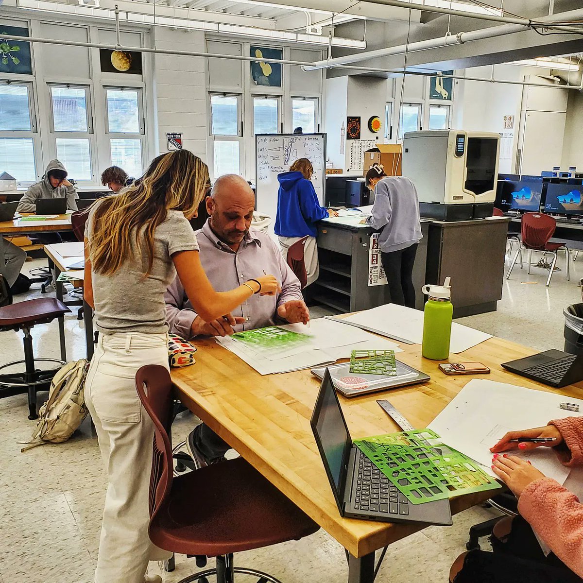 MSD_iSTEM's tweet photo. @MSD_iSTEM #architecture students work on model kitchen designs. Working with @acementor professionals and faculty experts allow students the opportunity to immerse themselves in authentic learning experiences.
#architecture #architecturaldesign #ACEmentors #engineeringdesign https://t.co/xBRktJtgmo