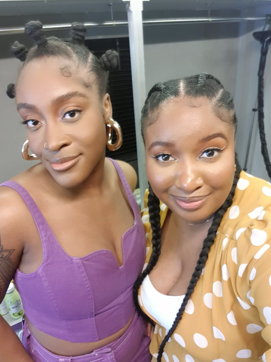 heyatarii's tweet photo. It was an amazing experience to speak with beautiful, strong, women about Black hair in gaming! ✨
I had my hair done by thee Nai'vasha Johnson and got to speak with the incredible @prettydarke , founder of @afrohairlibrary !
Thanks again @Dove ❤️
#CodeMyCrown #DovePartner https://t.co/fAWGh9Jydm