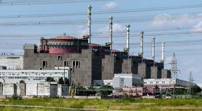 At Unit 5 of #ZaporizhzhyaNPP, which was barbarically seized by Russian troops, reagents continue to leak from the first circuit to the second, which was caused by the criminal actions of the Russian occupiers - Energoatom.

#RussianWarCrimes
