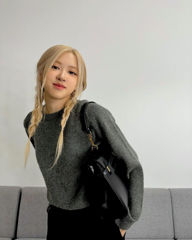 u57093604's tweet photo. @TOP100KPOP ROSÉ https://t.co/1RaGmHVyVS