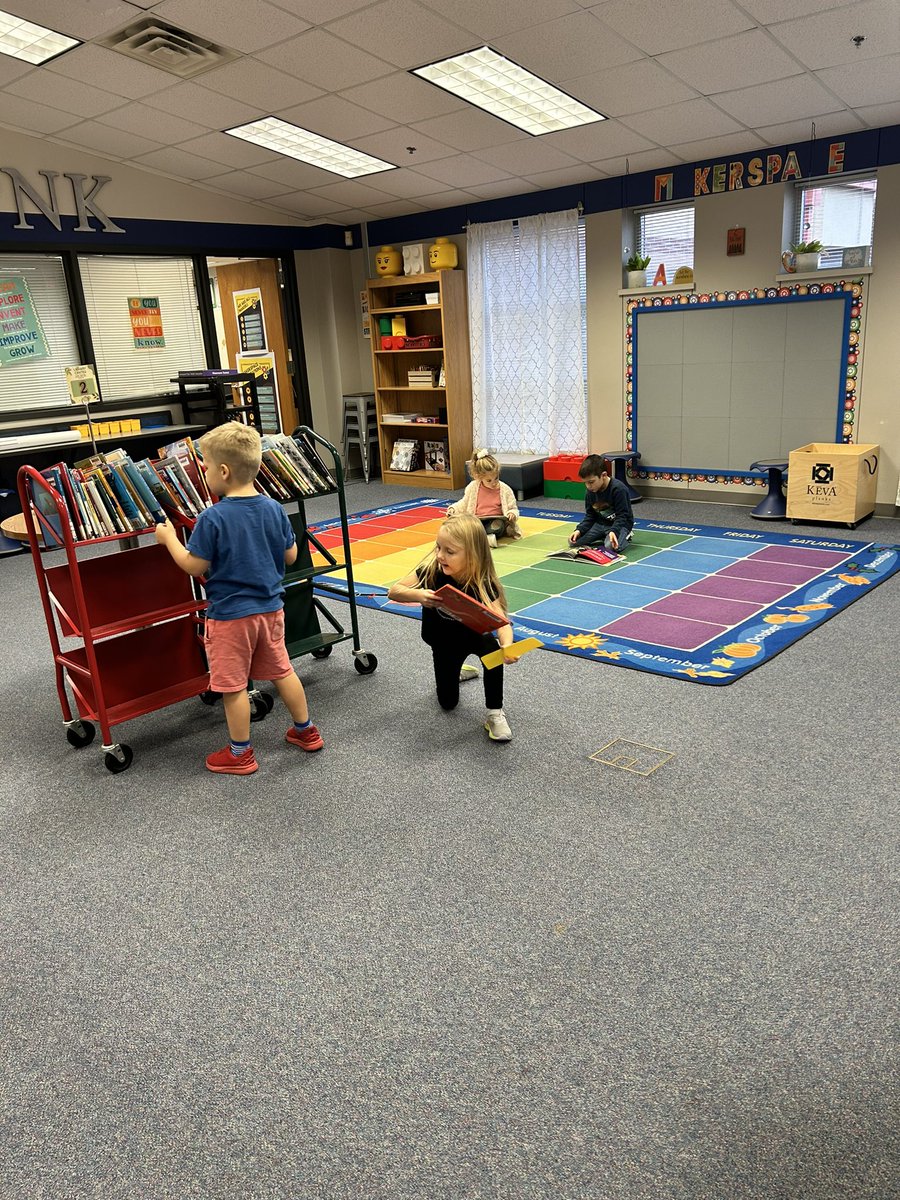 💙🐻🐾 Makerspace Stations with <a href="/MrsBrubaker/">Johanna Brubaker</a>