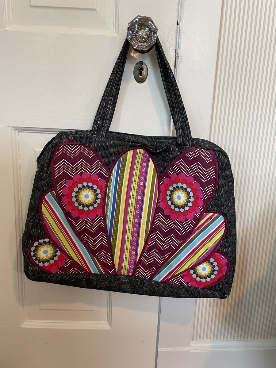 DocPlusPodcast's tweet photo. Dr. Amy Greminger loves to design and sew custom bags for her friends and colleagues, including #DoctorPlus host @Tseganesh_MD. Here are some of Amy's recent creations. To learn more, check out episode 2 of Doctor+, available wherever you get podcasts 🎧👜 #IMProud @mn_acp https://t.co/DRyPOUJWCR