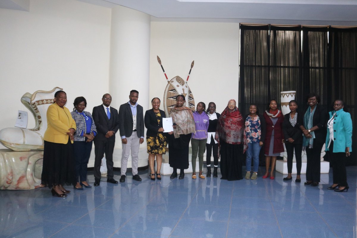 gender_ke's tweet photo. Day 3 of stakeholder engagement continued with the Multi-Sectoral Working Group receiving submissions from the  Inter-Religious Council @irck_info, KEPSA Foundation @KEPSA_KENYA, County Assemblies Forum @AssemblyForum and AMWIK @AMWIK.

#BalanceForABetterKe
#TwoThirdsRule https://t.co/x326evDjIs