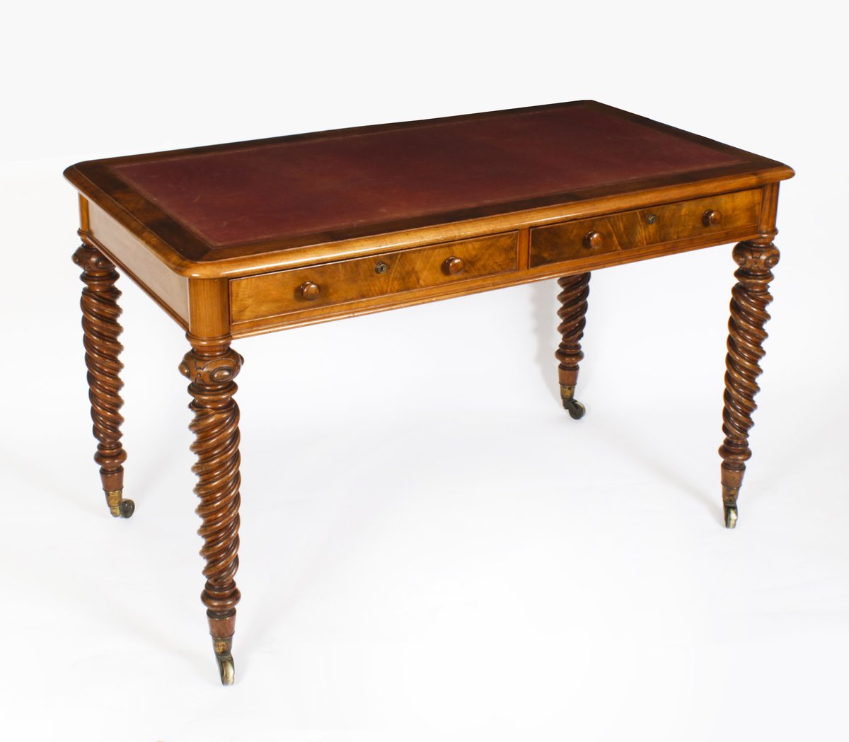 Uncover the magic of history with our Antique Hindley & Sons Writing Table Desk—a splendid piece from the Victorian era. 

regentantiques.com/itemDetails/A3…

#antiquedesks #antiquewritingtables #antiquefurniture #victorianelegance #victorianrevival #HindleyAndSons #elegantdesign