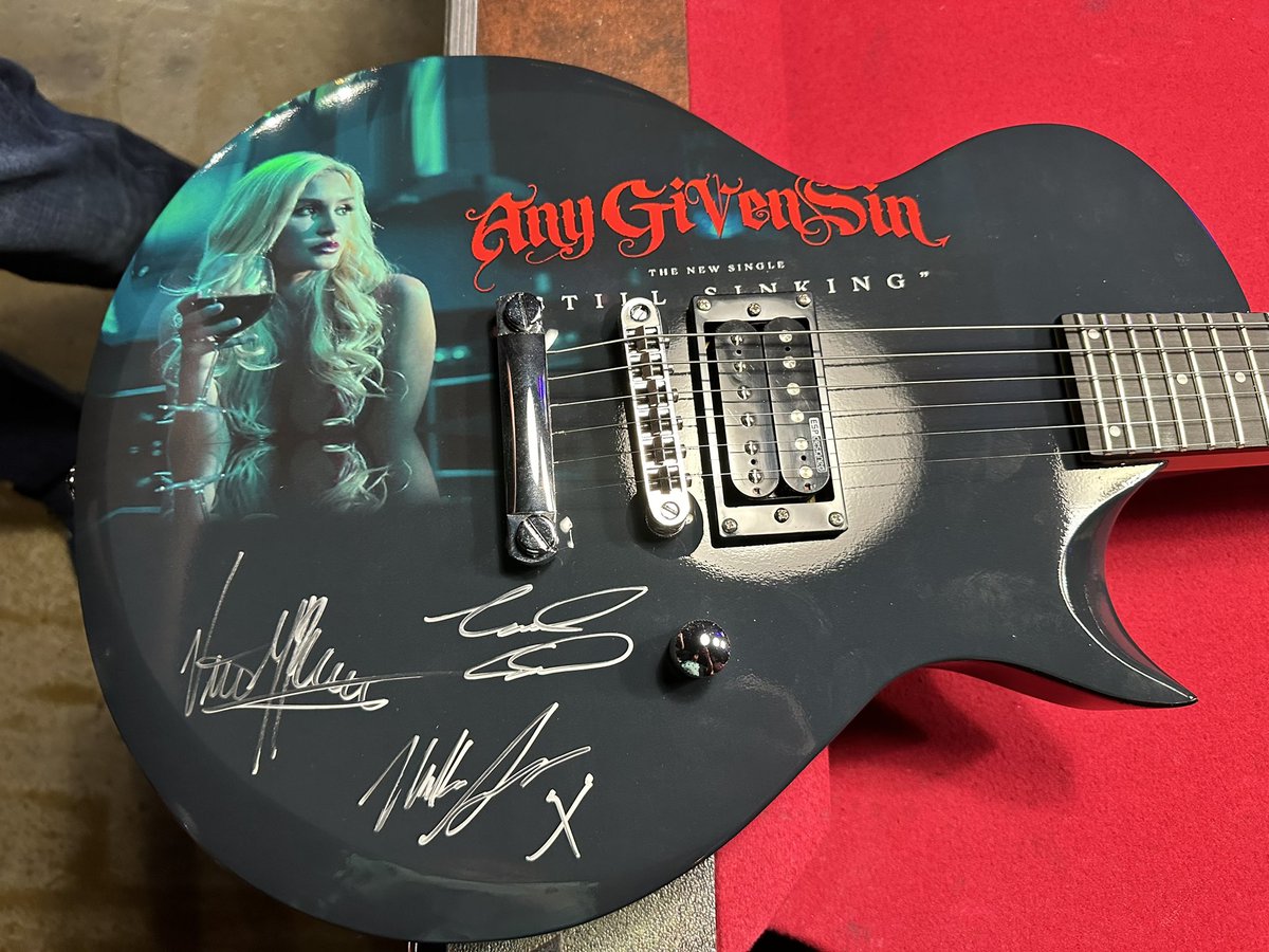 One of the best things we’ve seen and signed on tour. A fan had this made. 

#AnyGivenSin #Guitar #StillSinking #Custom #Art