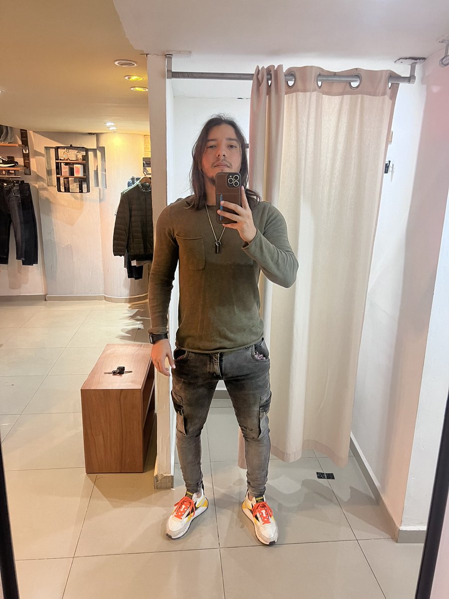 axeldavidtwo's tweet photo. https://t.co/j7ZyyuGUBe https://t.co/iPLNjmmZKW