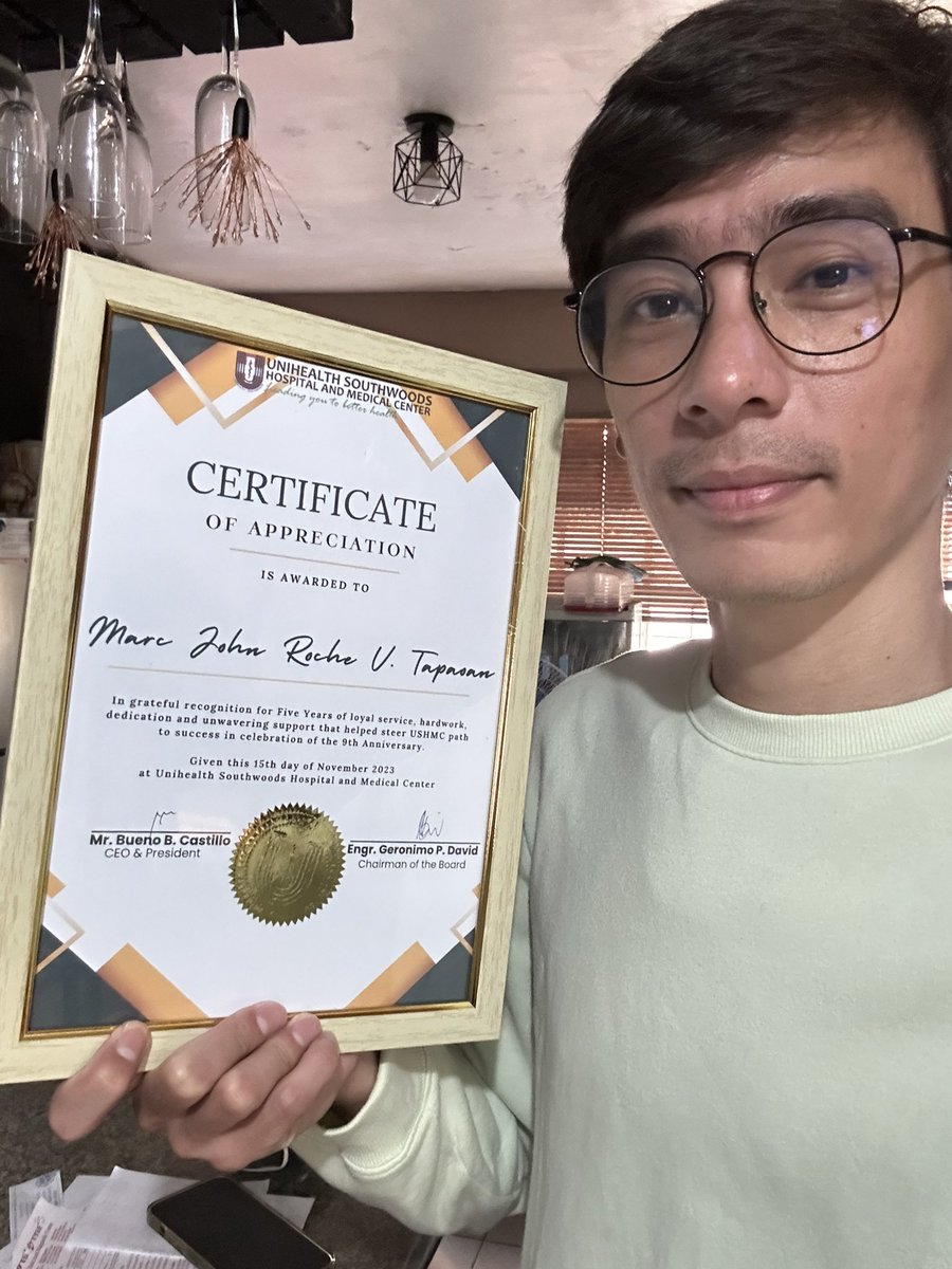 Markieee008's tweet image. Happy 9th year anniversary Unihealth Southwoods Hospital and Medical Center and happy 5yrs and 9mon to me in service. #loyaltyaward #iphonephotography #igers #instagram