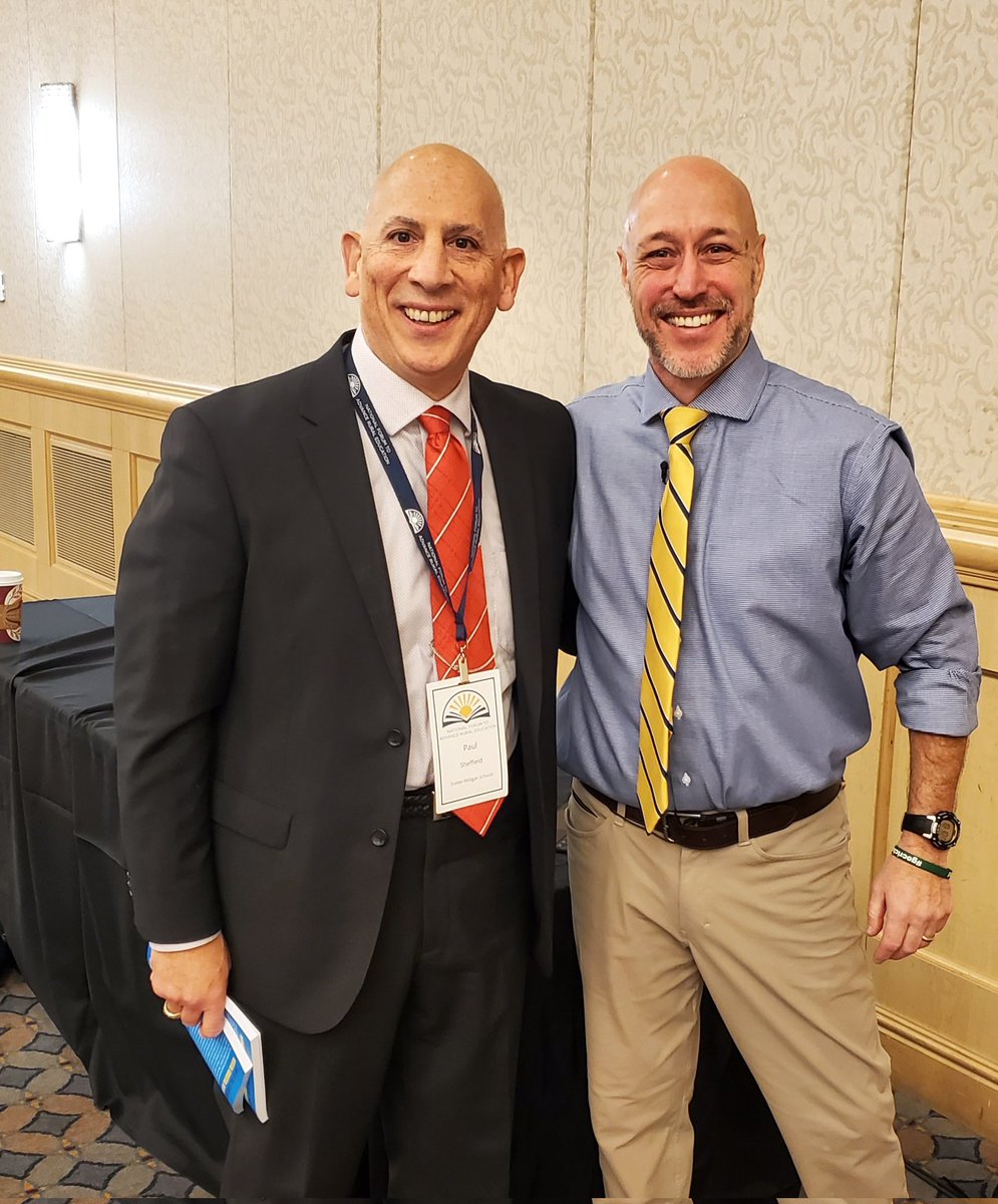 Thanks @Joe_Sanfelippo for sharing your story at #RuralEdForum.  Hey @Mandery, here's my brush with greatness. #gocrickets #emwolves