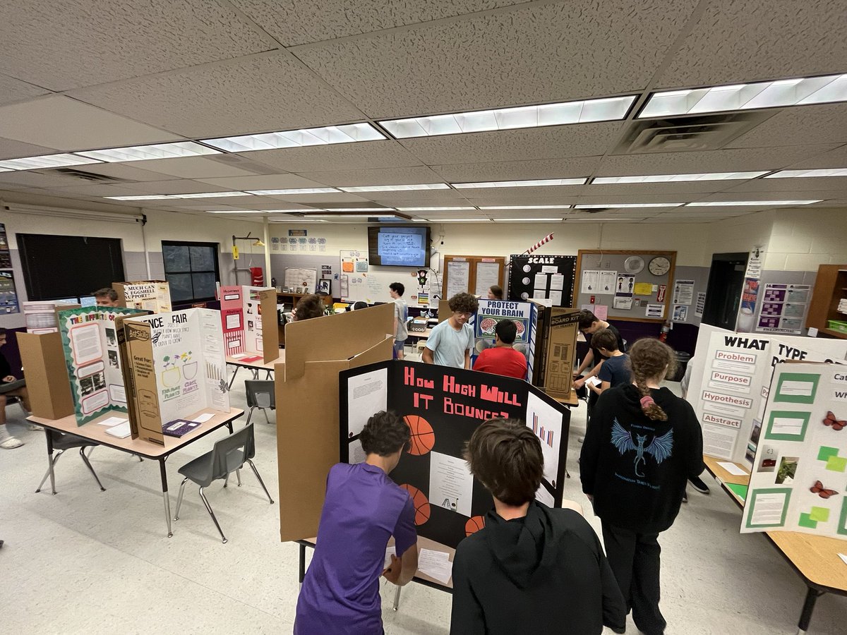 Science Project Day #WeAreRoyal <a href="/RRMSRoyalKnight/">RRMS</a>
