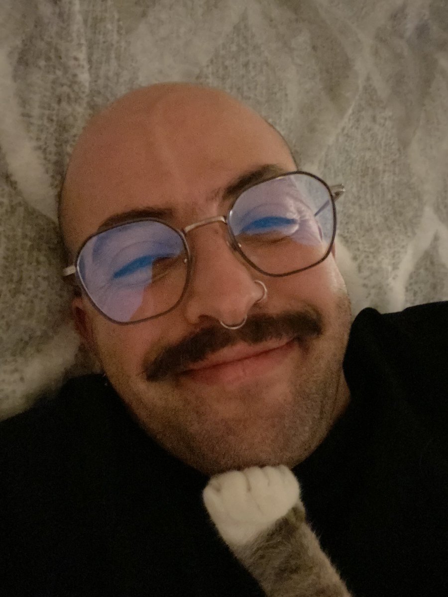 Ce soir, je mixe au #rosabonheur des Buttes Chaumont. On va se réchauffer gentiment de 20h à minuit. Tu viens ?