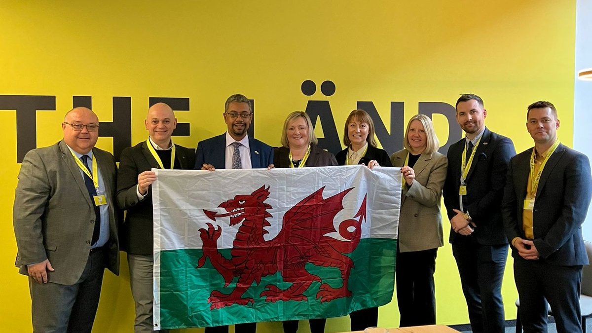 wales_global's tweet photo. Senior leaders from Wales’ colleges and universities have this week travelled to Stuttgart to strengthen educational and industry links between Wales and the state of Baden-Württemberg in Germany 🏴󠁧󠁢󠁷󠁬󠁳󠁿🇩🇪 

Read more 👇🏽
https://t.co/jCpKA3pTn2 https://t.co/s4Cr6rYbiH