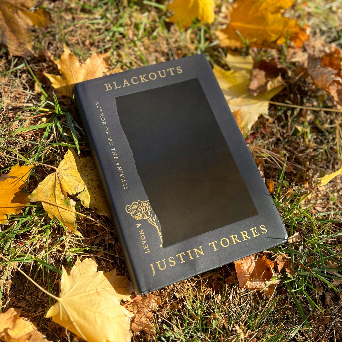BLACKOUTS by Justin Torres is the winner of the 2023 National Book Award for Fiction! 📚🏆🌟 We are beyond thrilled for this extraordinary work of creative imagination that shines a light on the world we inhabit. CONGRATULATIONS to Justin Torres!