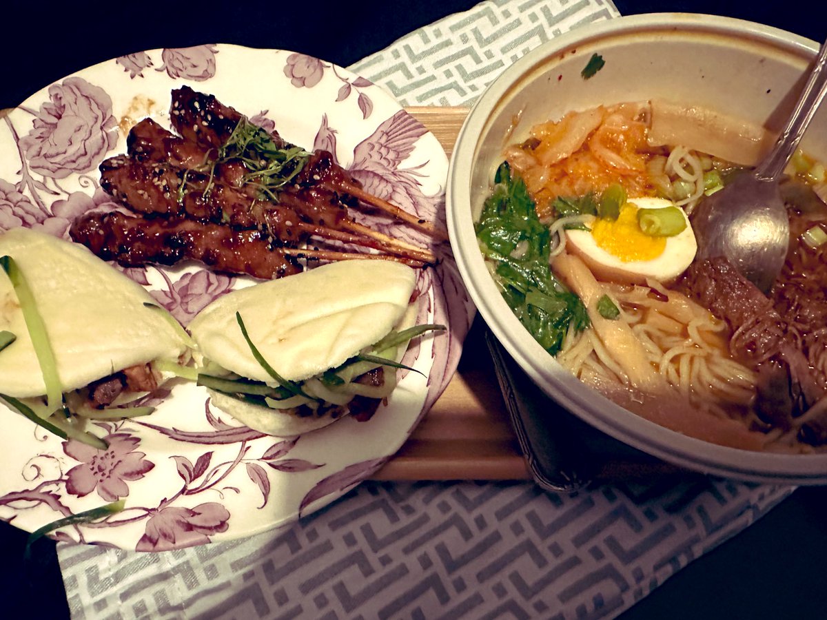 medi050505's tweet image. Ramen and some treats for lunch. 
#coldday #selfcare