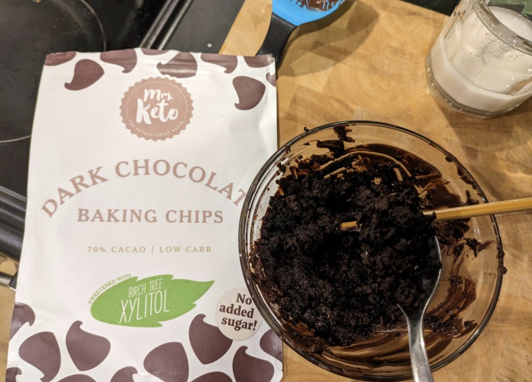 bada16's tweet photo. @MrsKetoBakery don't think this is how your chocolate chips are supposed to melt 🤔. Looks more like a lumpy cake mix! It was a pricey and disappointing discovery! https://t.co/HeI01BnCvN