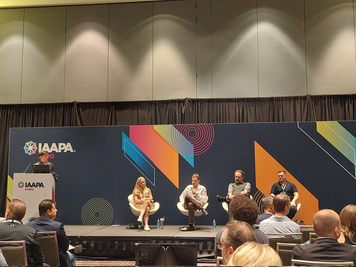 blooloop tweet media