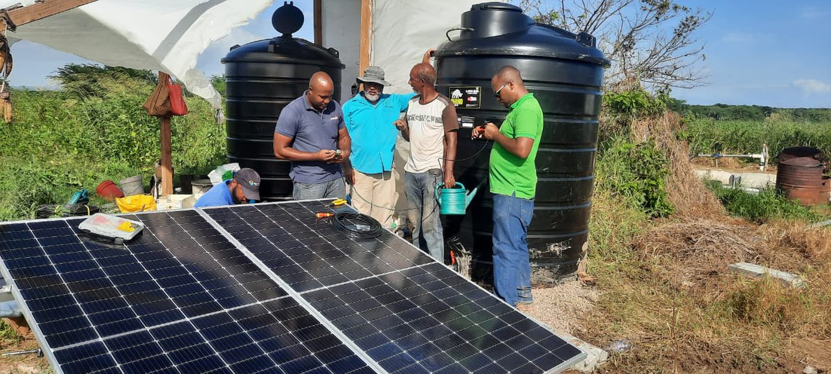 2⃣ open field &amp; 3⃣ hydroponic farmers from Amity Hall National Agro Park, Jamaica🇯🇲 have received solar powered pumps, drip lines and water storage equipment under the Water🚰 Energy🔋 Food 🥬nexus sub-project of the <a href="/AMEXCID/">AMEXCID</a> <a href="/SRE_MX/">Relaciones Exteriores</a> <a href="/CARICOMorg/">CARICOM: Caribbean Community</a> Initiative.