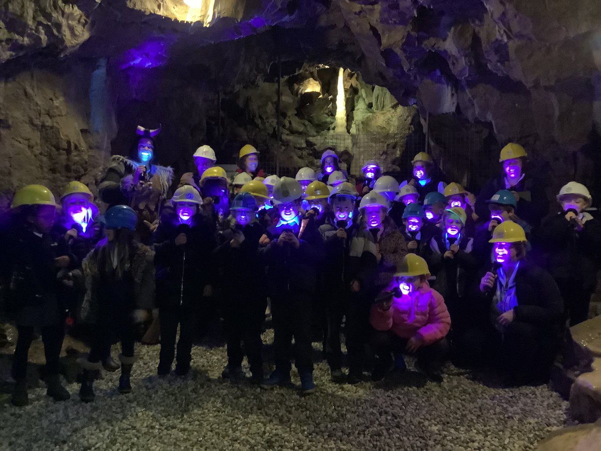 IPMATTowngate's tweet photo. #Year3tpa, have had a fantastic time visiting Stump Cross Caverns at Pateley Bridge. We explored the limestone caves, saw the stalactites and stalagmites and learned lots about fossils and the Stone Age. #sciencetpa, #historytpa, #enrichmenttpa. https://t.co/zmcvFNJm71