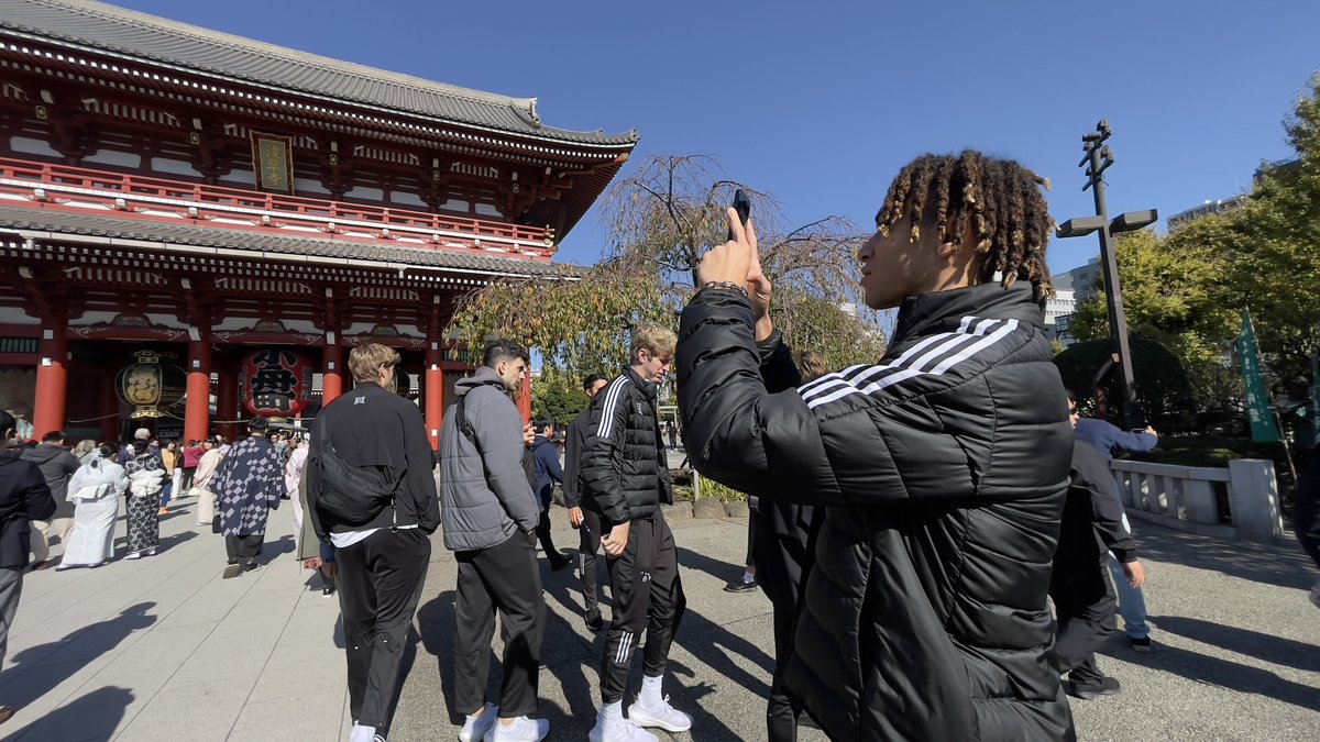 HawaiiMensVB's tweet photo. Enjoying our final day in Japan

#WarriorBall24 x #GoBows https://t.co/RDJrnSNGGr