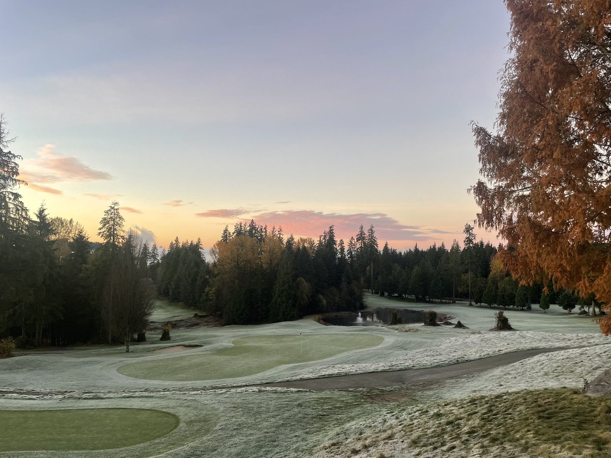 NorthlandsGC's tweet photo. Current temp at the clubhouse is -.05°C
Updates will be posted as the temperature rises!
#FrostDelay https://t.co/0bpG2jq2bs
