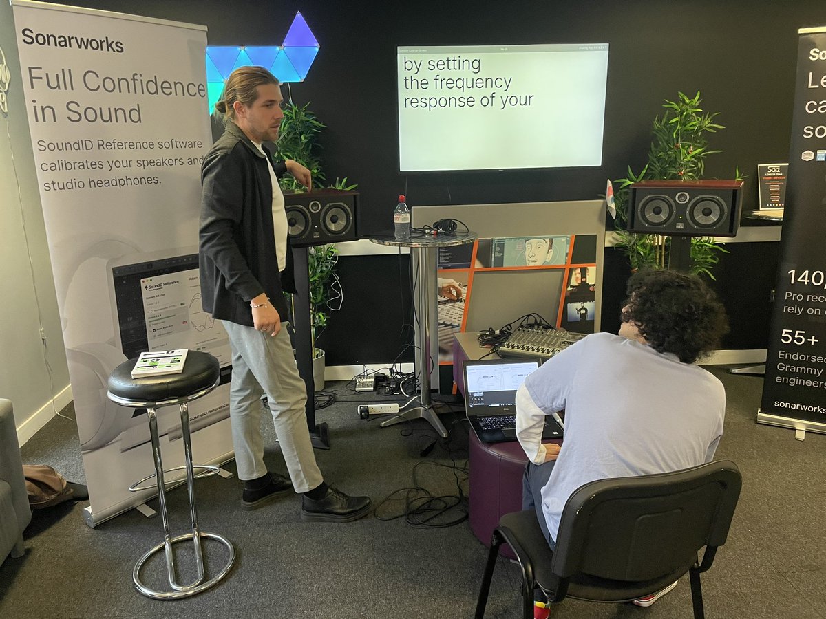 sound_serviceuk's tweet photo. There’s no such thing as a flat headphone!

Today we’re thrilled to be joined by our talented friend Uģis Kampars of @sonar_works to present the powers of @SoundIDRef audio calibration software at @SAEinstituteUK London 🏫 https://t.co/Ri9UPF0Grt