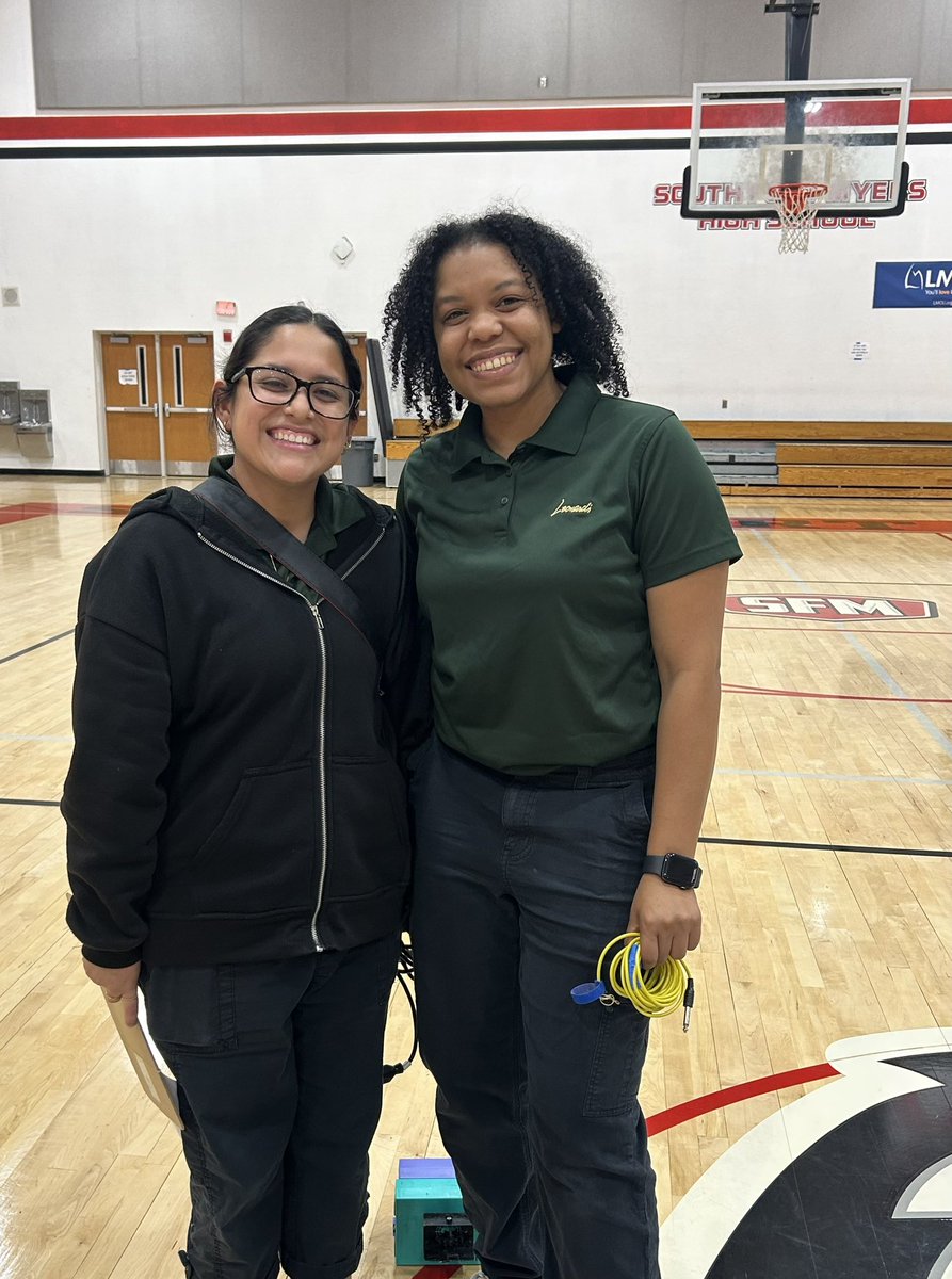 EdMathews's tweet image. Thank you Leonard's Photography for a great picture day! Big shoutout to 2012 South Fort Myers High Graduate Theresa who was our photographer for the day. #TeamSouth #careerdevelopment #smallworld