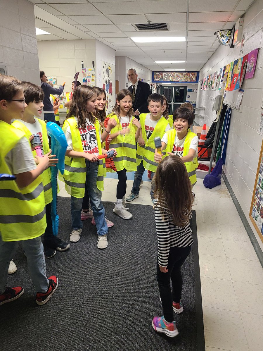 msjfeck's tweet image. My little one loved being here to meet my students, pass out props, and rock out to their musical! @DrydenSchool #drydenrocks #ahsd25itspersonal @LenDeptula