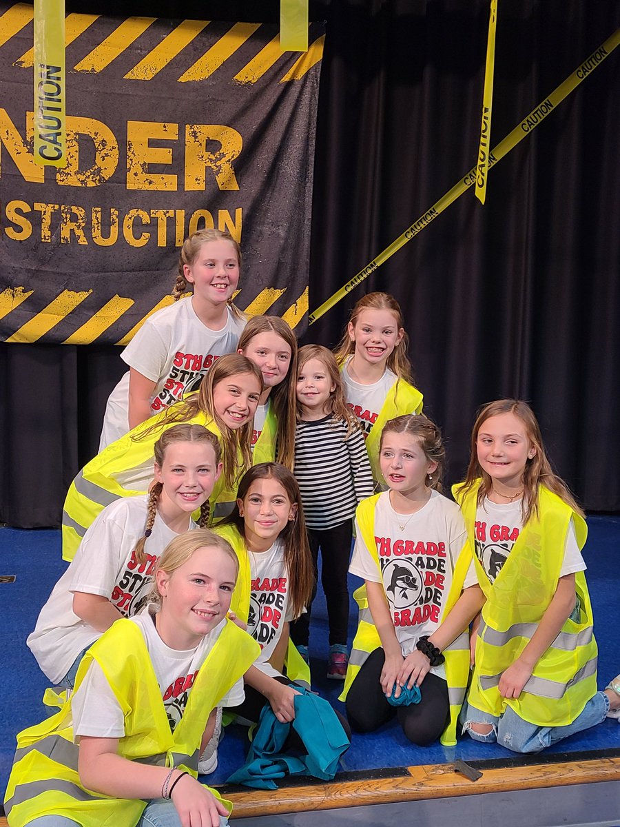 My little one loved being here to meet my students, pass out props, and rock out to their musical! <a href="/DrydenSchool/">Dryden School</a> #drydenrocks #ahsd25itspersonal <a href="/LenDeptula/">Len Deptula</a>