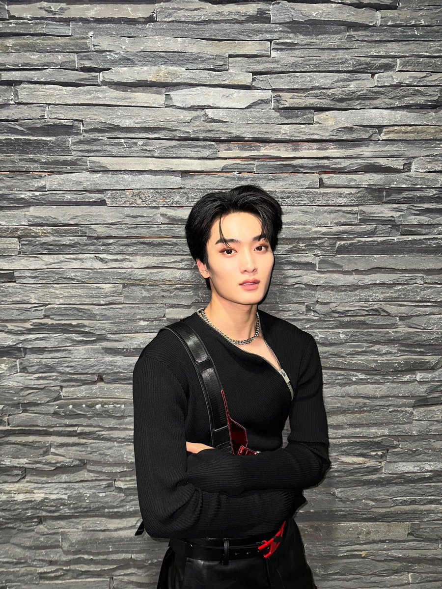 CRAVITY_twt's tweet photo. 활동 재밌게 함께해준 우리 러비티 너무 고맙고 사랑해 🖤🩶
#태영 #TAEYOUNG #CRAVITY https://t.co/uzcHKA9Ong