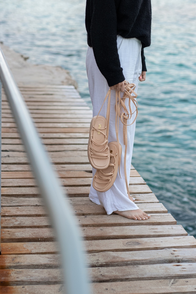 eling light and breezy in these open-toed wonders 🌊 From beach days to city strolls, sandals are always in style 👡✨⁠
⁠
#reyrey #footwear #sandals