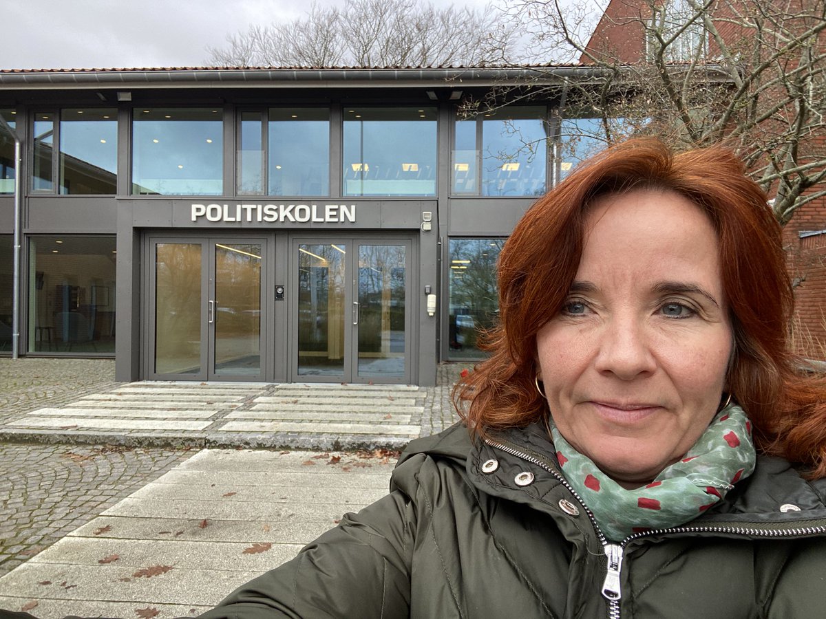 Altid gode diskussioner med politistuderende på Politiskolen i Vejle om #menneskerettigheder og hvordan mennesker påvirkes af #tortur Vigtig viden for godt politiarbejde <a href="/DignityDK/">DIGNITY</a>  <a href="/DANSKPOLITI/">DANSK POLITI</a>