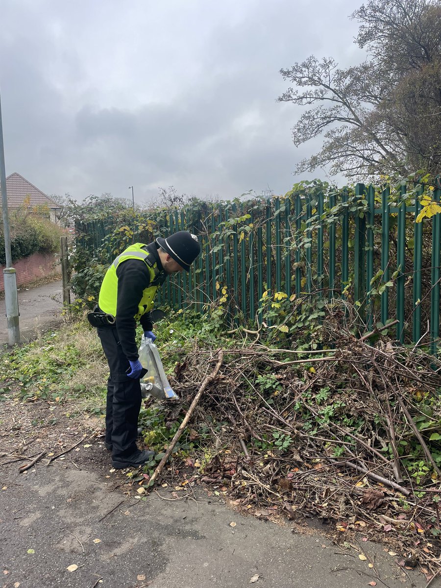 Officers from Acocks Green Station have searched open space areas for weapons 🌳 #opscepter #safespace