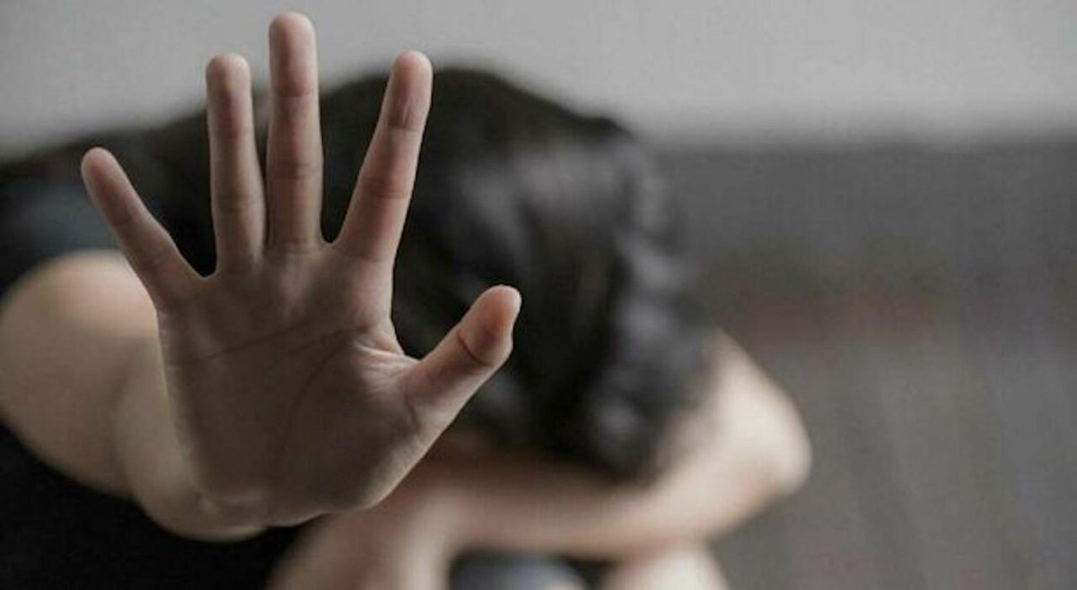 StudioLegaleDDC's tweet photo. È violenza sessuale l’abbraccio toccamento del seno
Il caso riguarda una ragazzina che subì in rapida successione, prima un bacio, poi un abbraccio, e infine, il toccamento del seno.

https://t.co/EJI5gxcjgR

#diritto #penale #penalistacassazionista #avvocatoinprimalinea https://t.co/796FASoMce